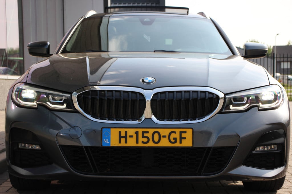 BMW 3-serie touring 330i high executive edition | m-sport | pano. | leder |