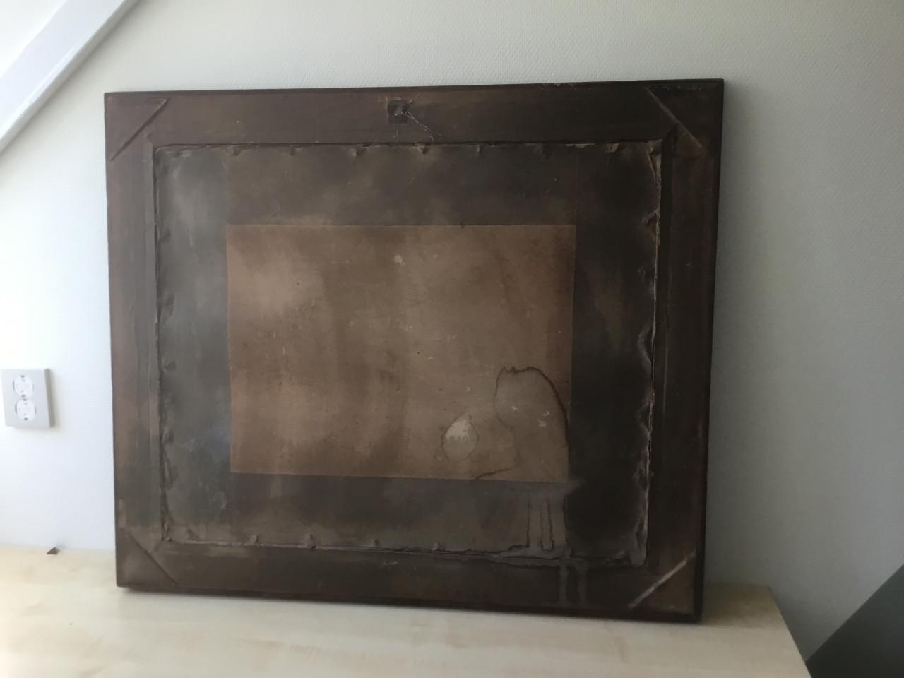 Lijst met landelijk plaatje achter glas.