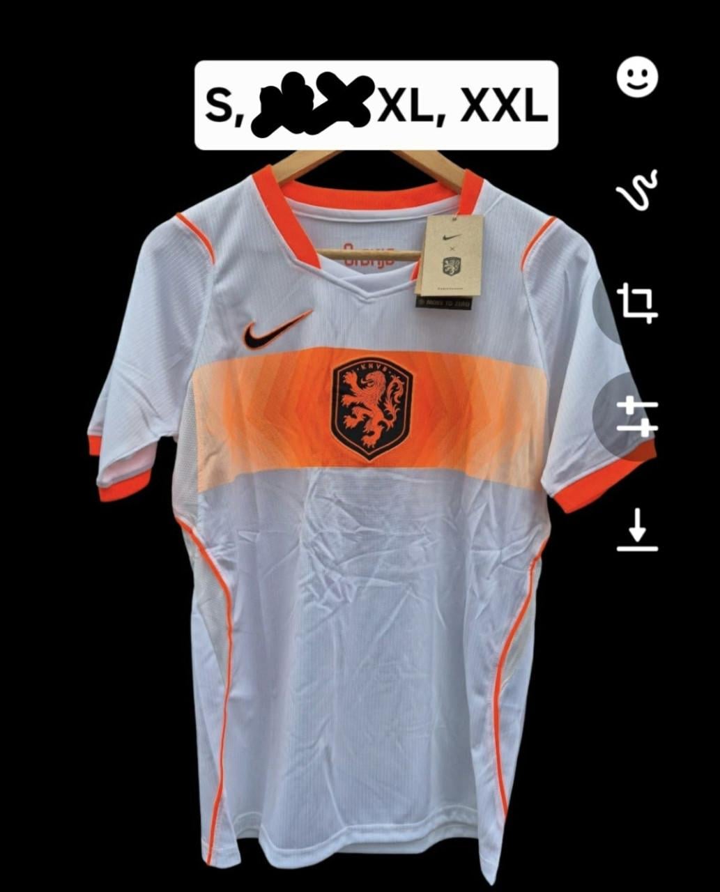 Oranje shirts opruimimg nu 25 euro