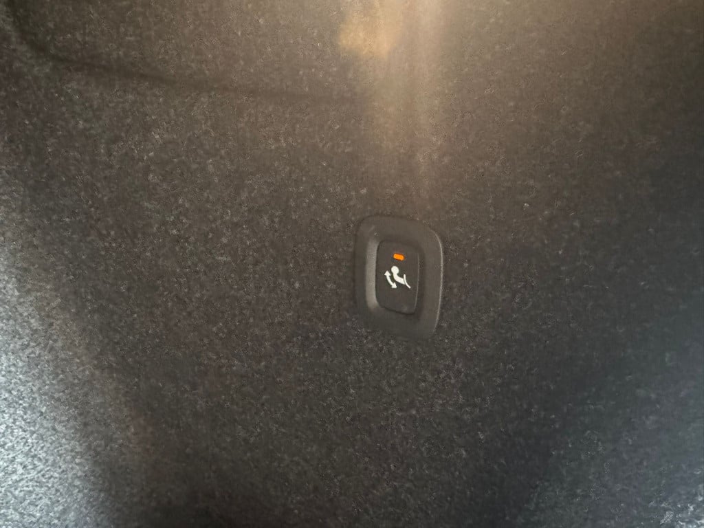 Volvo XC40 1.5 t4 recharge r-design expression