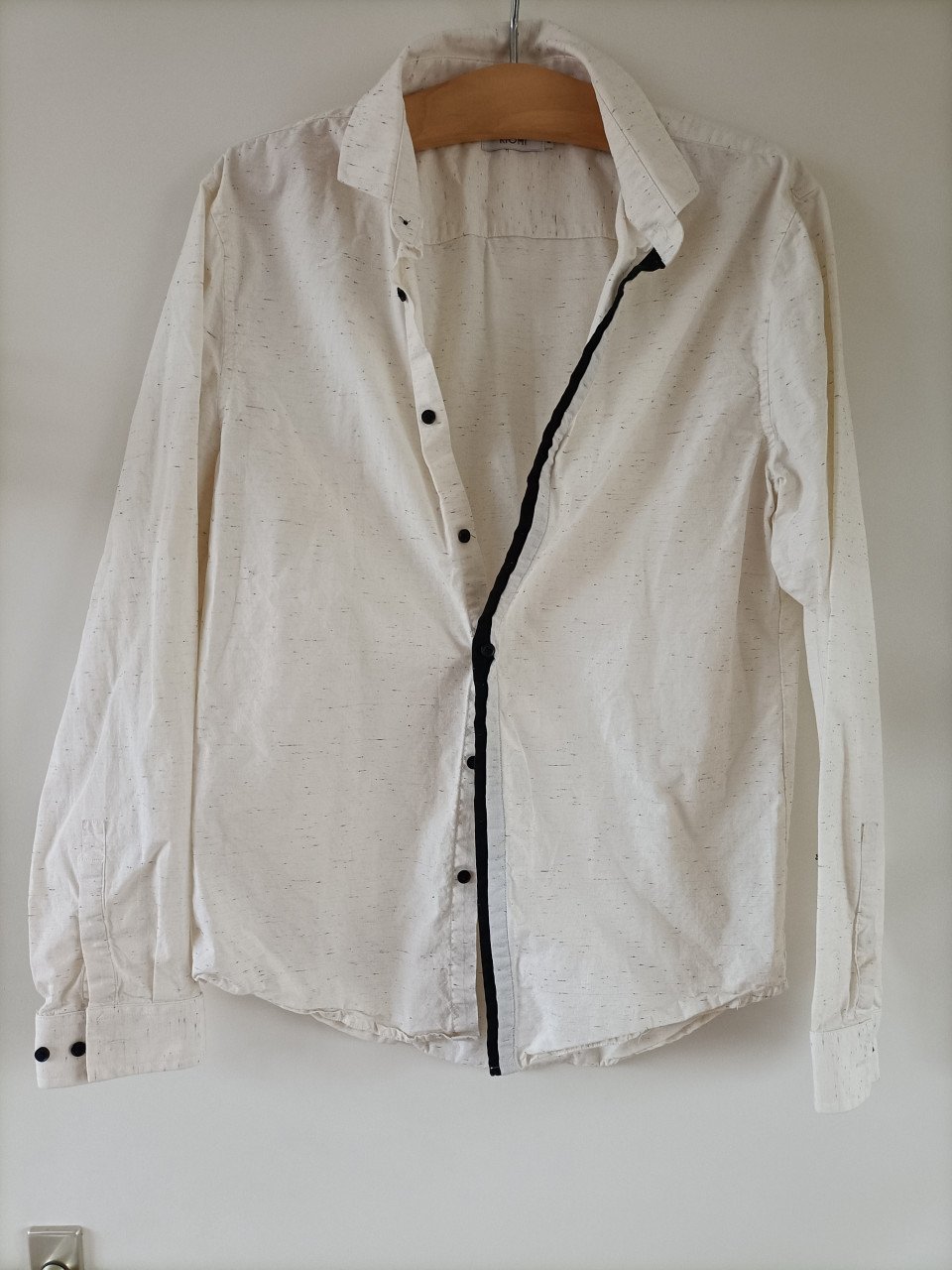 Heren/jongens blouse / overhemd gebroken wit met gemêleerd zwart pikkeltje