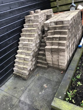 Gratis af te halen : Betonklinkers 14 x 14 cm,