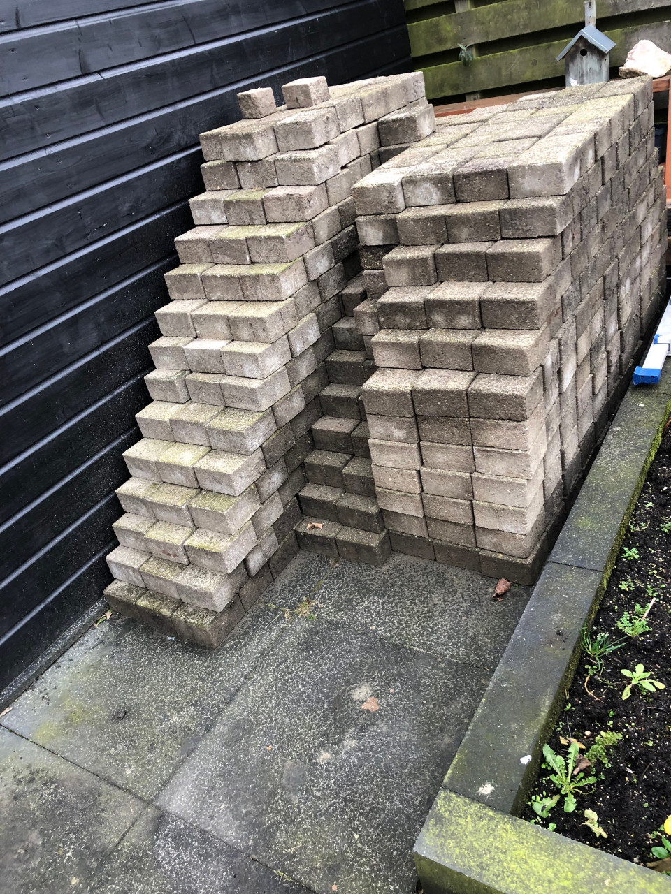 Gratis af te halen : Betonklinkers 14 x 14 cm,