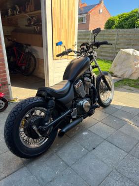 Suzuki intruder vs700