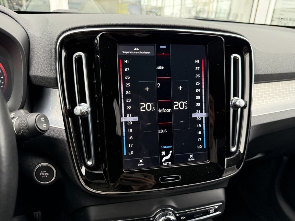 Volvo XC40 t5 262pk recharge business pro| navi| keyless| led| getint glas|