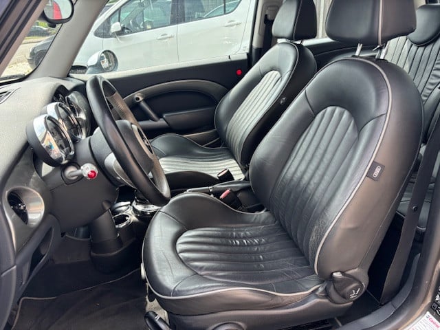 Mini Cooper 1.6i Park Lane Automaat Airco Navigatie