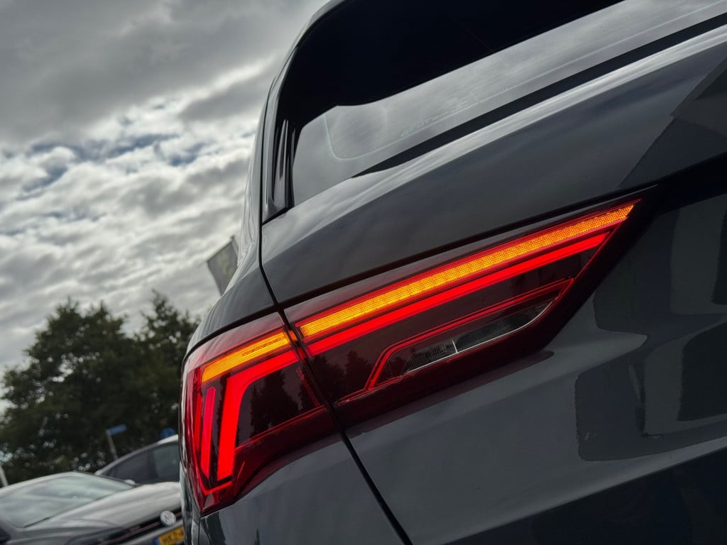 Audi Q3 35 tfsi advanced * matrix led * stoelverwarming * adaptive cruise c
