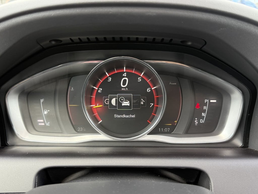 Volvo XC60 t5 245pk aut6 polar+ luxury| panodak| trekhaak| standkachel| ca