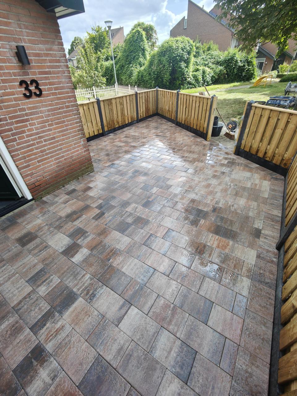 Tuinaanleg • Onderhoud • Bestrating • Schuttingen