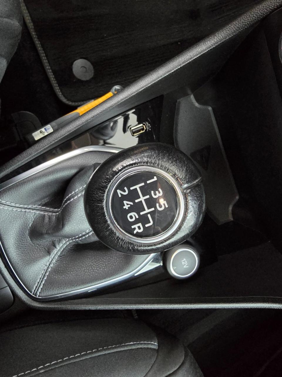Ford Fiesta occasion 1.0 ecoboost titanium | zwart | tweedehands ford fiest