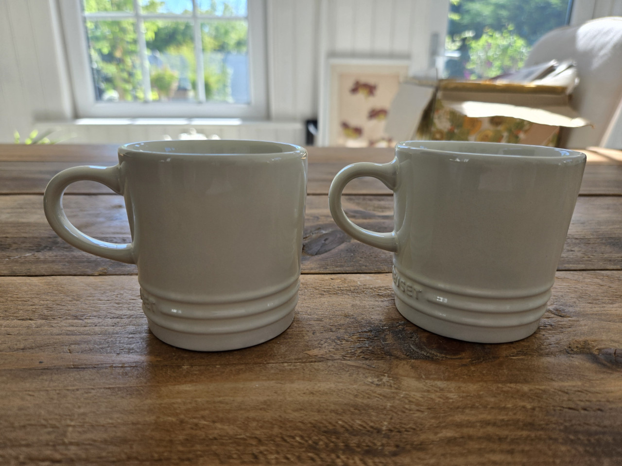Twee koffiebekers/mokjes Le Creuset beige/gebroken wit
