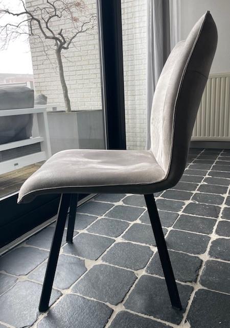 Eettafel van chinese luiken gemaakt