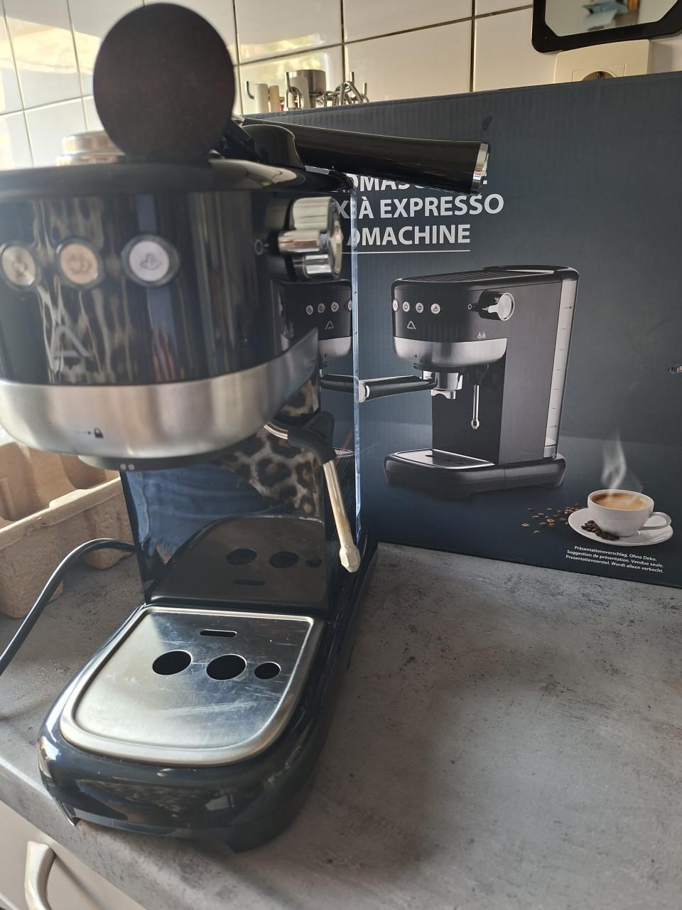 Espresso machine 4 x gebruikt geheel compleet met doos.