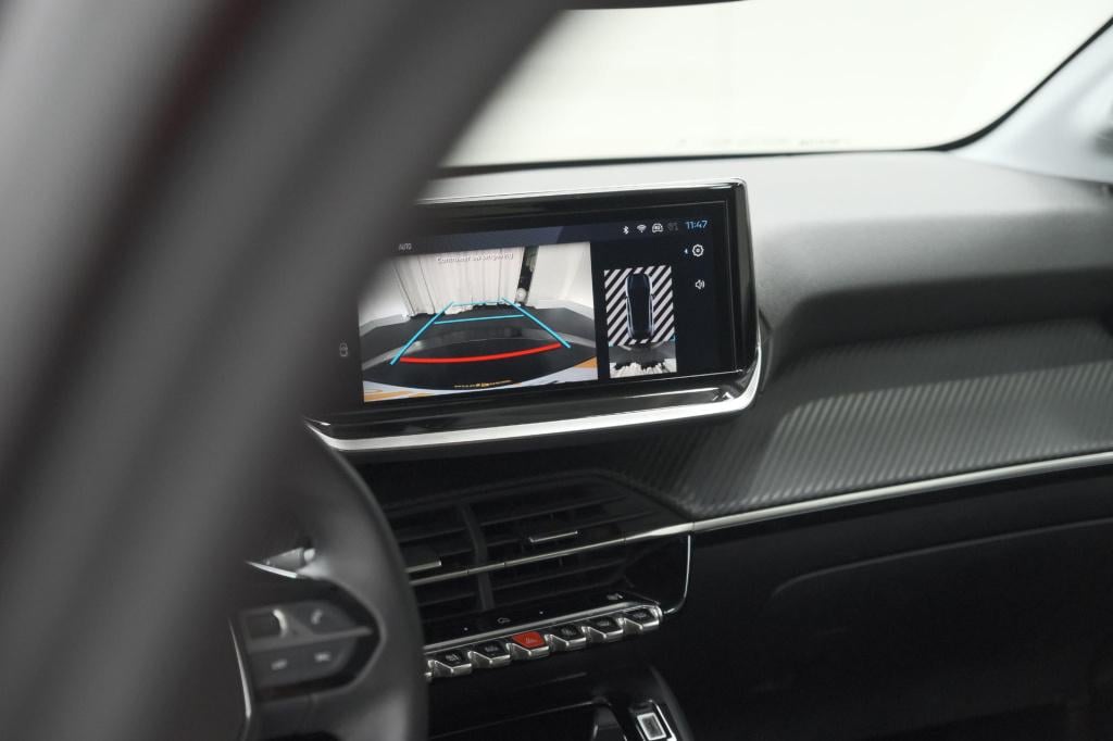 Peugeot 208 puretech 100 allure | camera | navigatie | parkeersensoren | ap