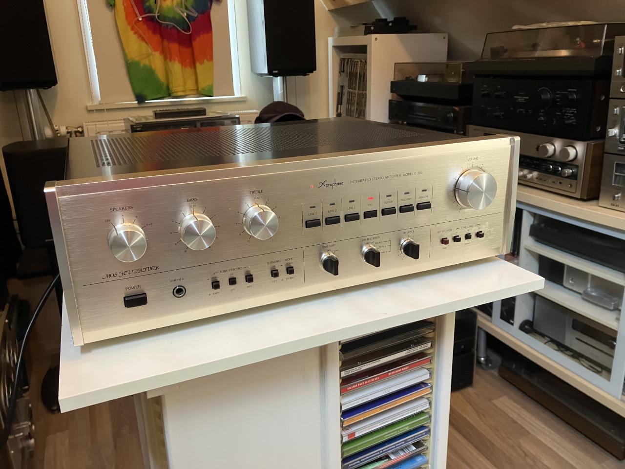 Accuphase E-205 champagne full service garantie keurige staat Phono MM + MC