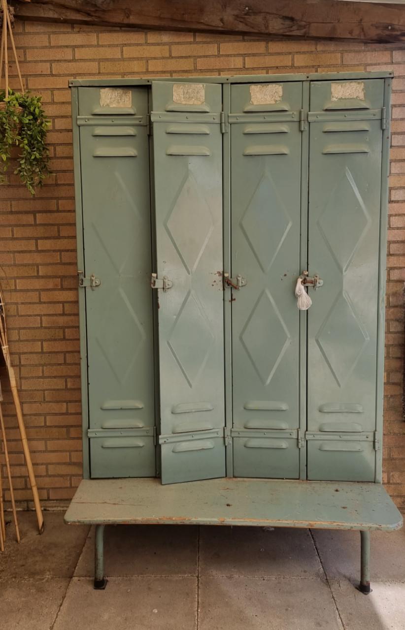 Vintage lockerkast