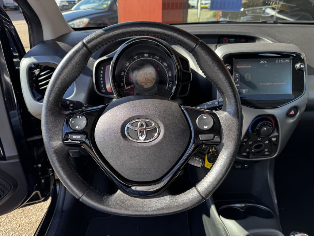 Toyota Aygo 1.0 vvt-i x-play | airco | radio | bluetooth | camera