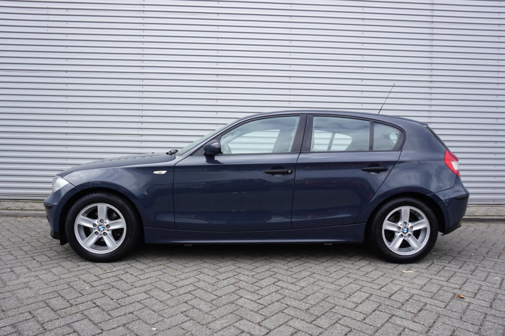 BMW 1 Serie 118i airco / elektr. ramen / lm velgen / nap / apk t/m 29-06-20
