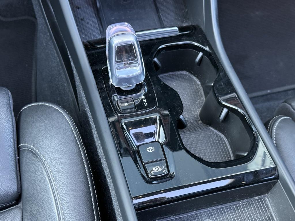 Volvo XC40 t5 262pk recharge ultimate dark| full options !! facelift