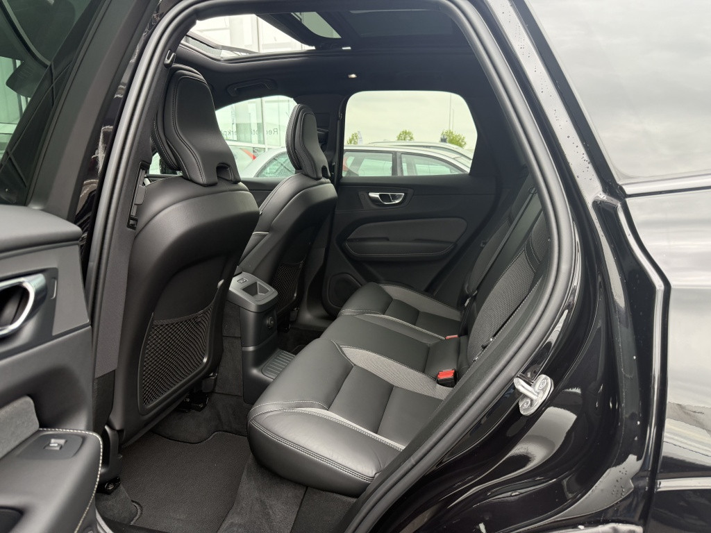 Volvo XC60 t8 455pk recharge black edition| panodak| trekhaak| adap.cruise|