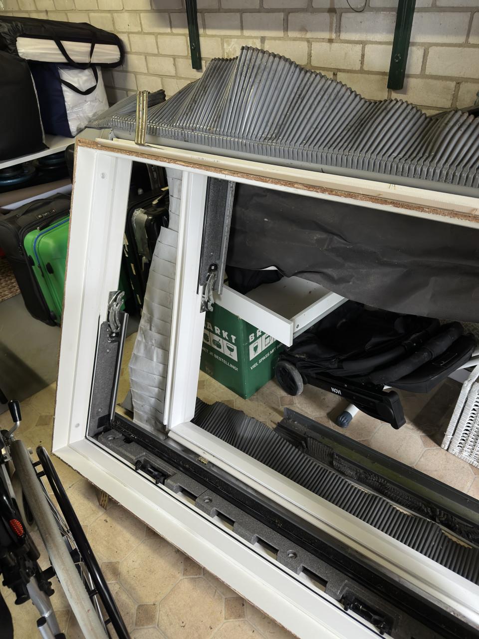 Velux dakraam GGL UK04 2 stuks