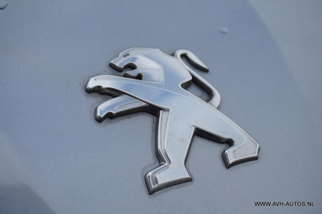 Peugeot 308 sw 1.2 puretech blue lease premium