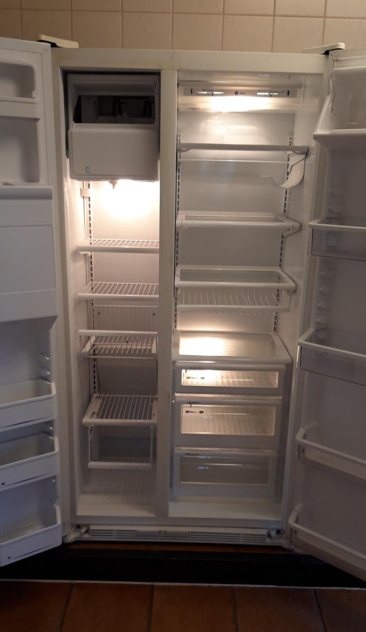 MOET WEG - Een 100% perfect goedwerkende USA koel-Vrieskast