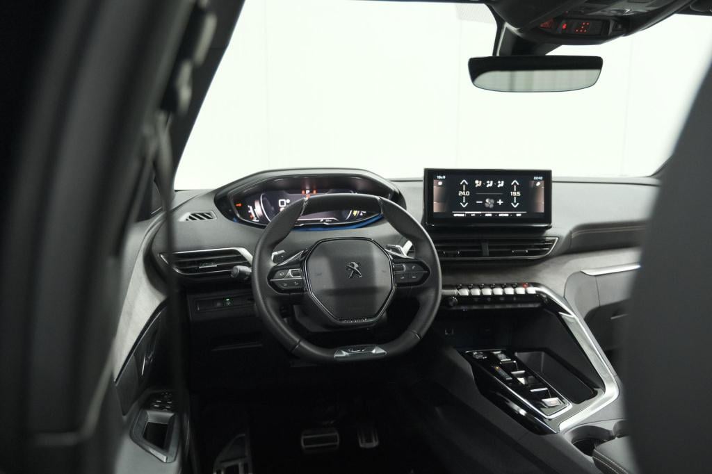 Peugeot 5008 hybrid 136 e-dcs6 gt | camera | dodehoekdetectie | navigatie |