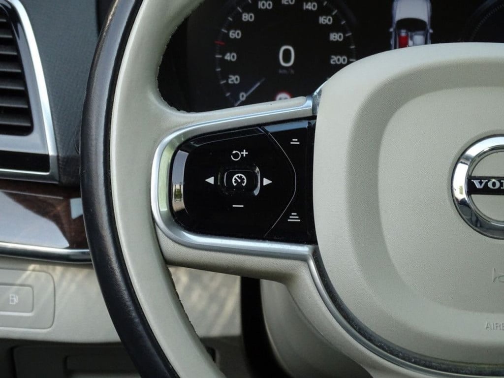 Volvo XC90 2.0 t8 twin engine awd momentum 7-persoons | pano