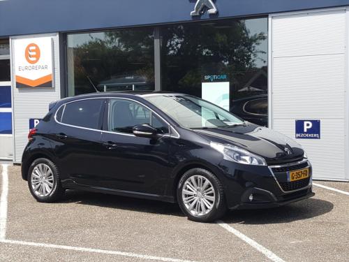 Peugeot 208 blue l. allure 1.5 bluehdi-100pk apple carplay & android auto |