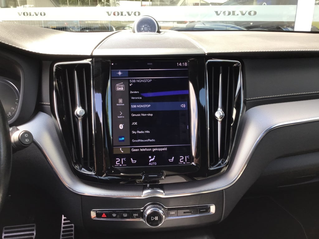 Volvo XC60 t8 390pk recharge r-design| adap.cruise| b&w sound| panodaktrekh