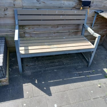 Oude ijzeren tuinbank gratis