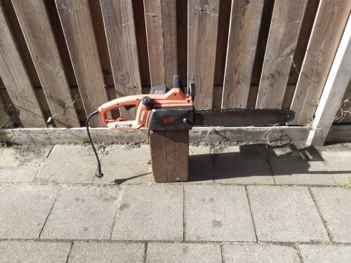 Elektrische KETTINGZAAG   * Black & Decker * 1800 Watt