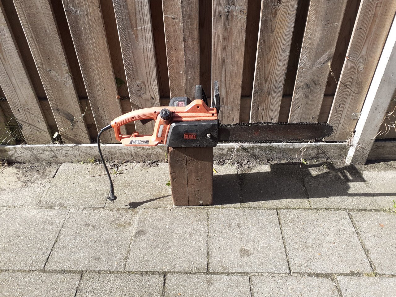 Elektrische KETTINGZAAG   * Black & Decker * 1800 Watt - 220 Volt