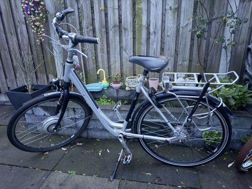 Opknap fiets / voor onderdelen 28'' elektrische damesfiets