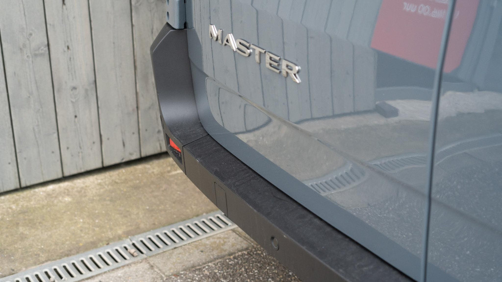 Renault Master t35 2.0 dci 150 l2h2 extra | nieuw model | camera | parkeers