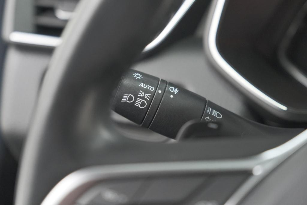 Renault Clio tce 130 edc intens |  allseason banden | camera | navigatie | 