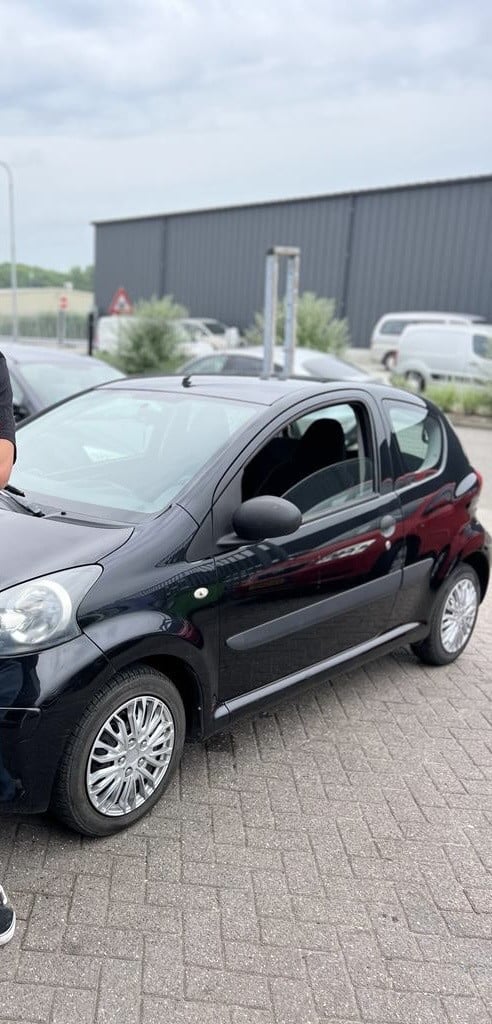 Toyota Aygo (motor kapot)