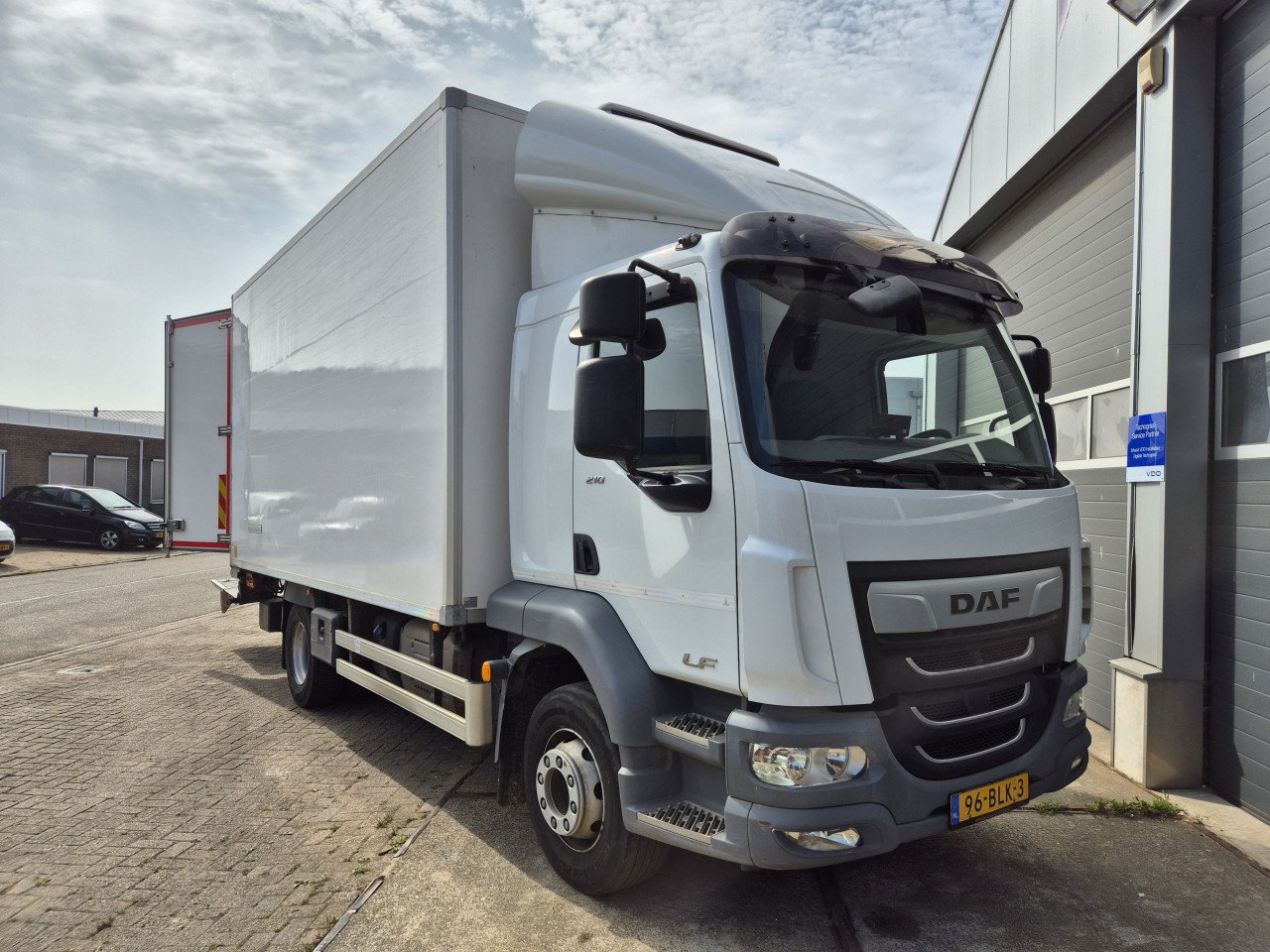 Daf LF210 fa Koelwagen Carrier