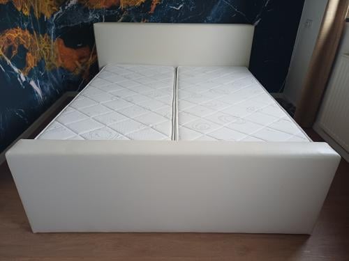 Wit leren boxspring 2- personen