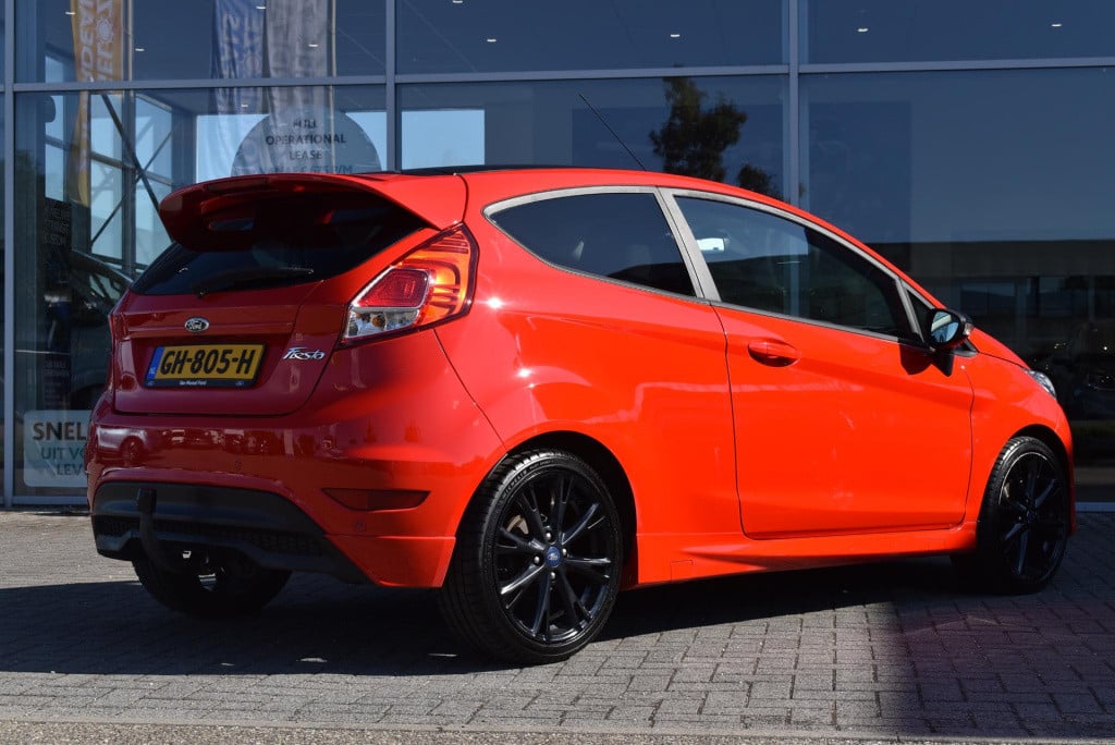 Ford Fiesta 1.0 ecoboost red edition | 140 pk| voorzien van nieuwe distribu