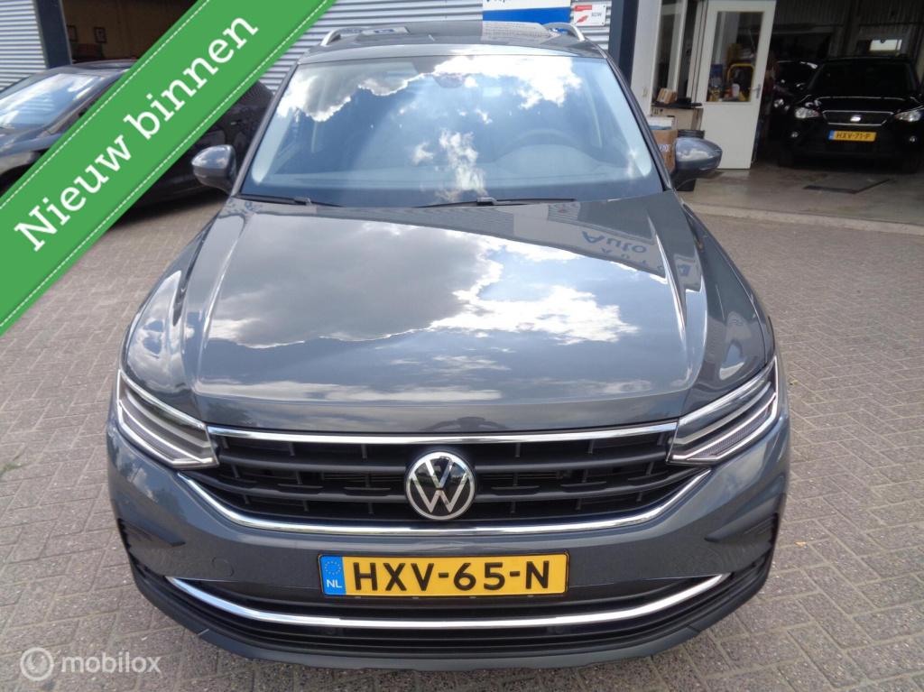 Volkswagen Tiguan 1.5 tsi elegance/airco/navi/panorama/virtual/vol leer/mem