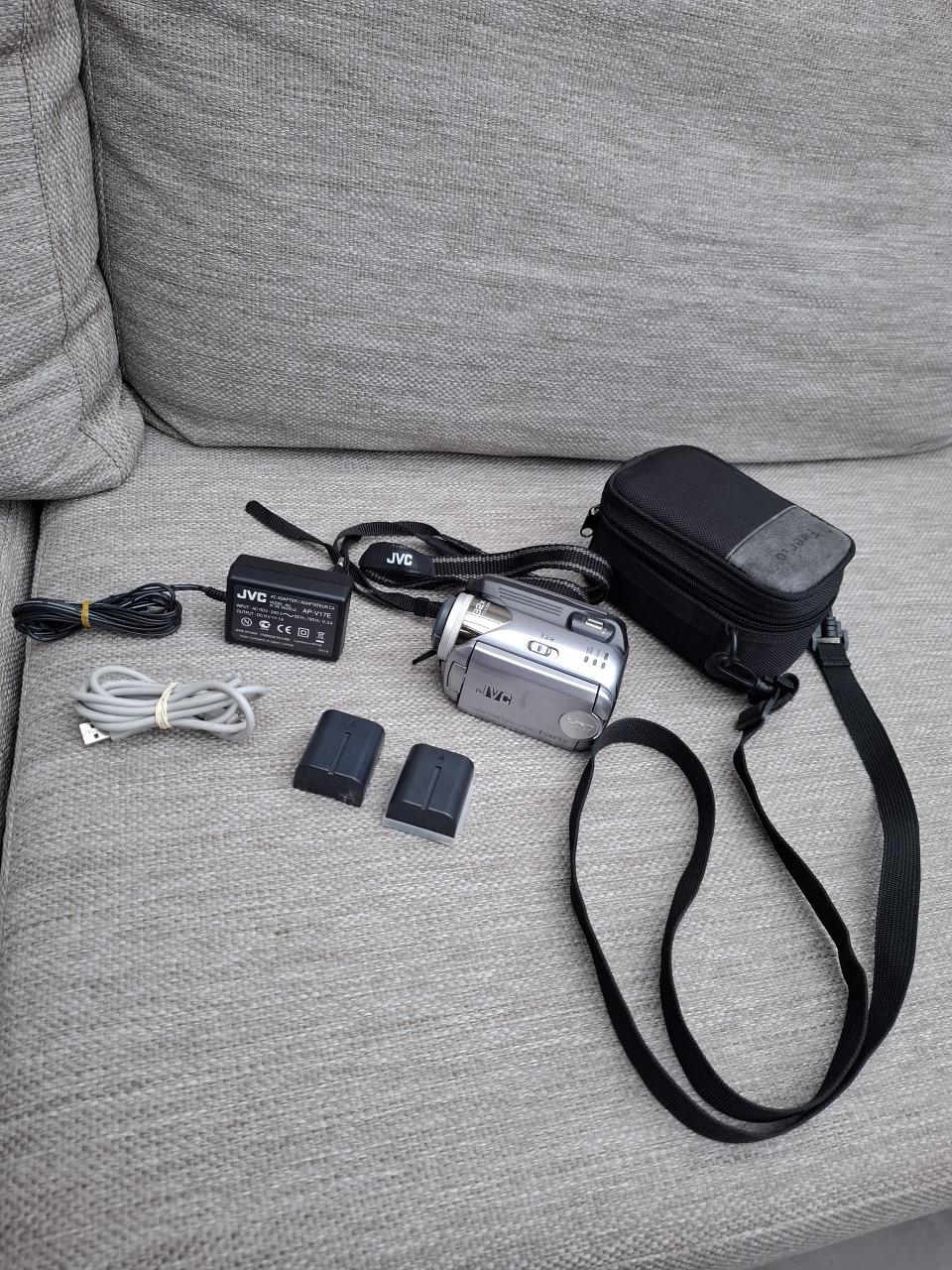 JVC Everio GZ-MG21E Hard Disk Camcorder met accessoires