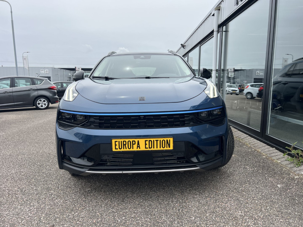 Lynk & Co 01 1.5 261pk plug in hybrid , panodak , 360gr camera, carplay