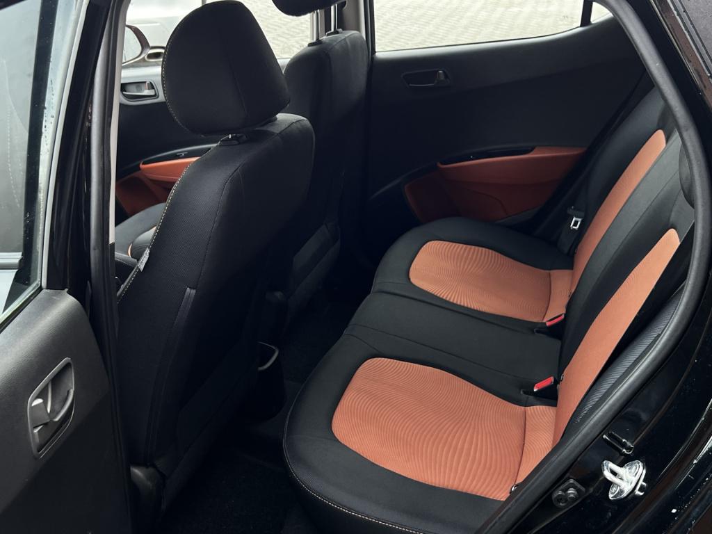 Hyundai I 10 1.0i i-motion comfort | cruise control | radio | climate contr