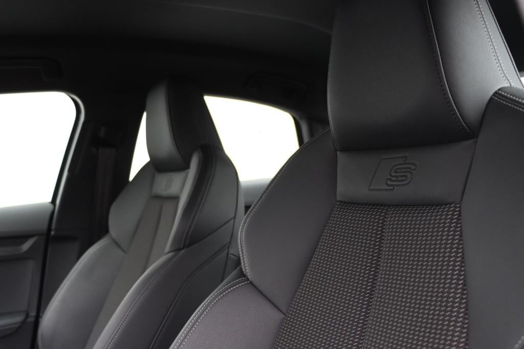 Audi A3 limousine 35 tfsi s edition 150pk