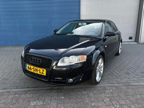 Audi A4 limousine 1.8 20vt automaat!