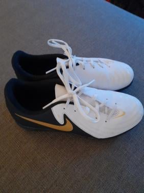 NIKE Phantom GX 2 Club kinder zaalschoenen wit