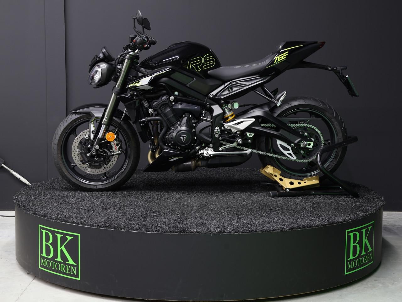 STREET TRIPLE RS | Phantom Black