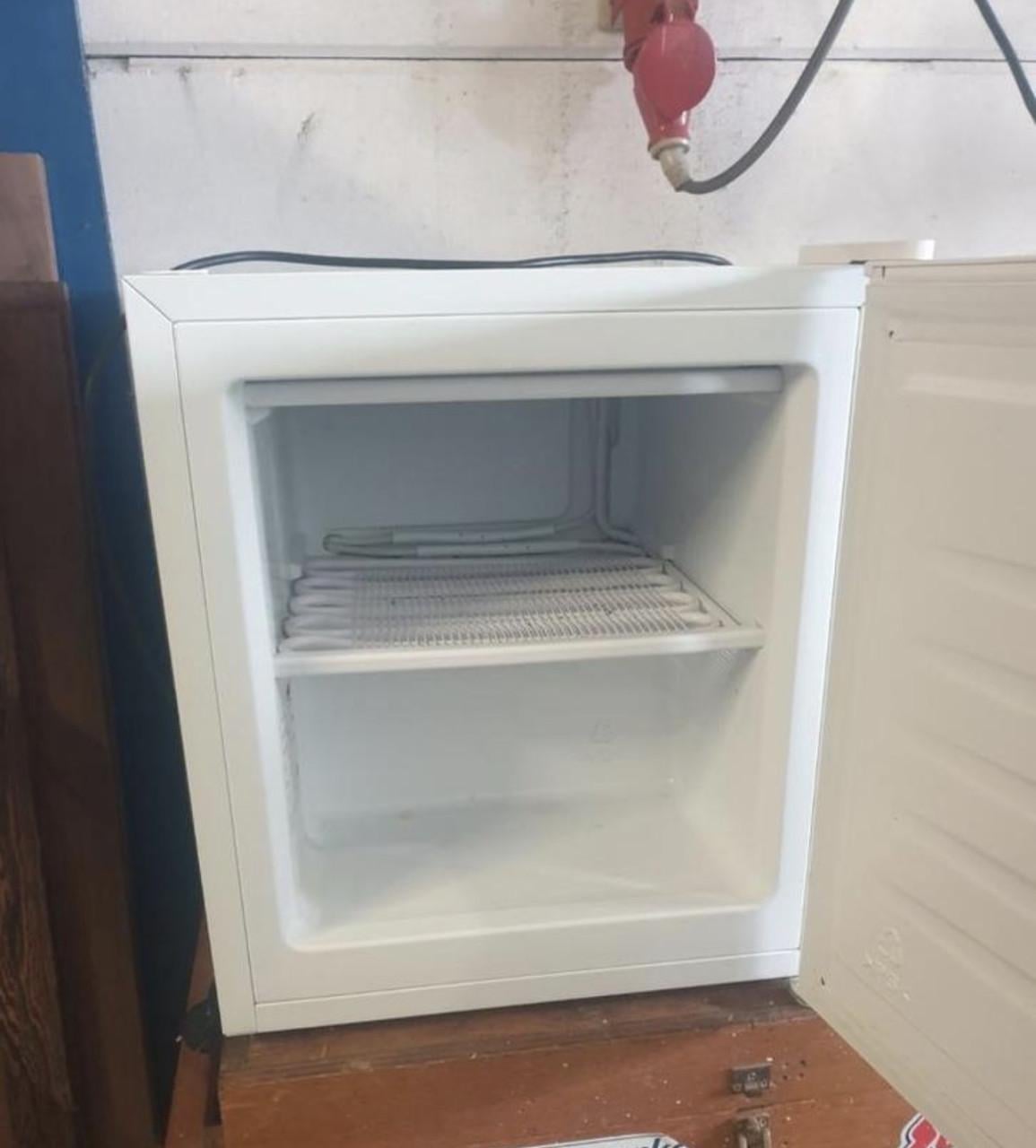 Tafelmodel/mini / camping Vriezer als nieuw energielabel A++